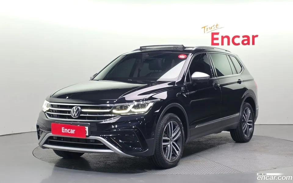 Volkswagen Tiguan Allspace 2.0 TSI 2022 — фото 1, купить с доставкой в Москву