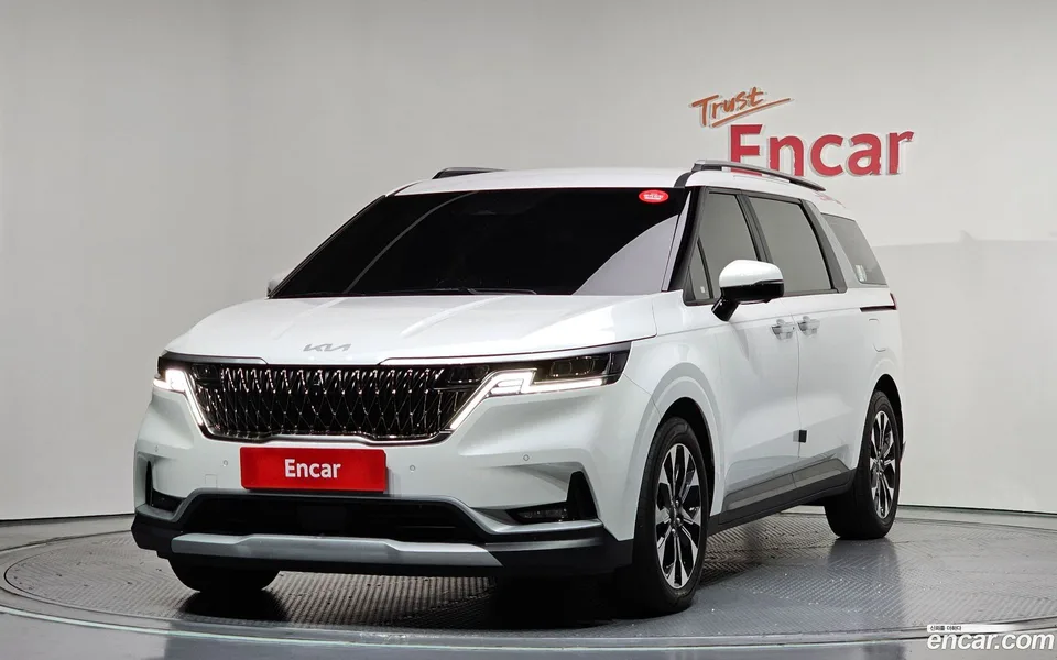 Kia Carnival 9 2022 — фото 1, купить с доставкой в Москву