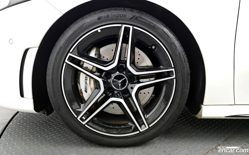 Mercedes-Benz A-Class AMG A35 4MATIC 2022 — миниатюра 2