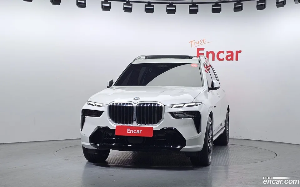 BMW X7 xDrive 40d M 7 2024 — фото 1, купить с доставкой в Москву