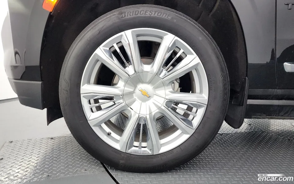 Chevrolet Tahoe 6.2 4WD 2022 — миниатюра 2