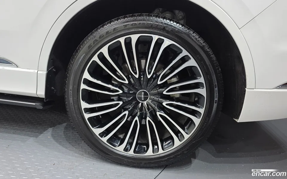 Lincoln Aviator 3.0 AWD 2025 — миниатюра 2