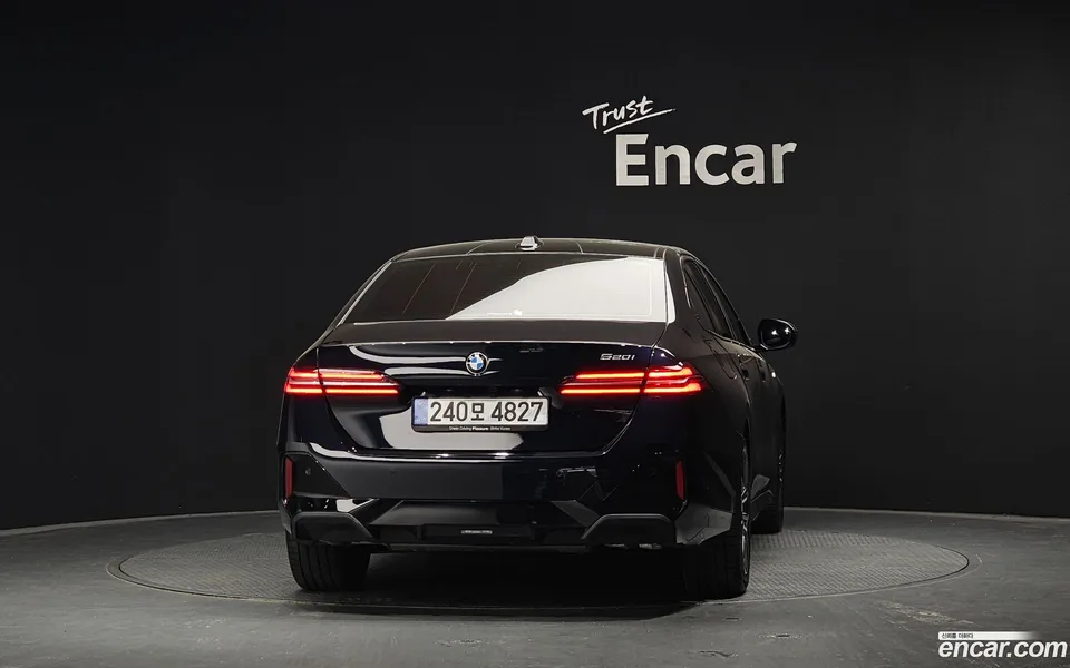 BMW 5 Series 520i M 2025 — thumbnail 4