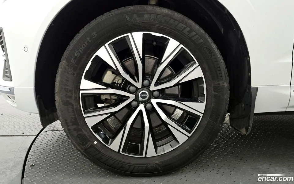 Volvo XC60 B5 2023 — миниатюра 2