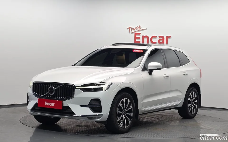 Volvo XC60 B5 2023 — фото 1, купить с доставкой в Москву