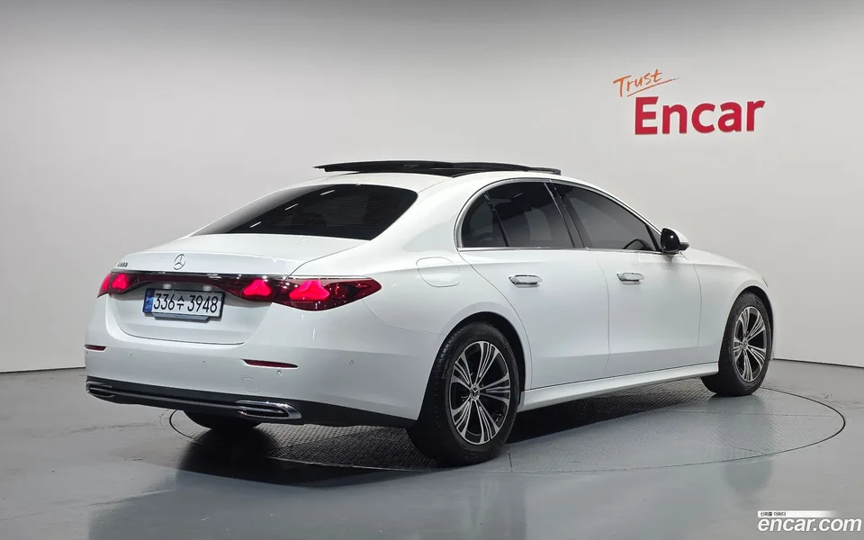 Mercedes-Benz E-Class E200 2024 — миниатюра 2