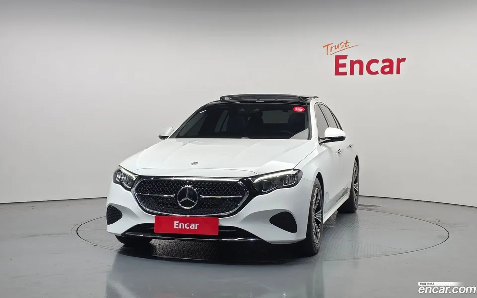 Mercedes-Benz E-Class E200 2024 — миниатюра 3