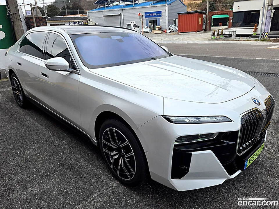 BMW 7 Series 740i xDrive M 2026 — миниатюра 3
