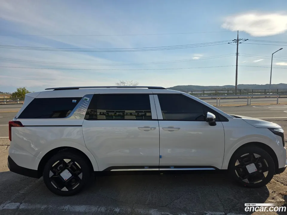 Kia Carnival HEV 9 2025 — миниатюра 2