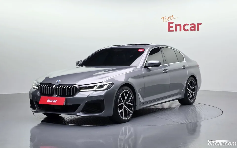 BMW 5 Series 530i M 2023 — фото 1, купить с доставкой в Москву