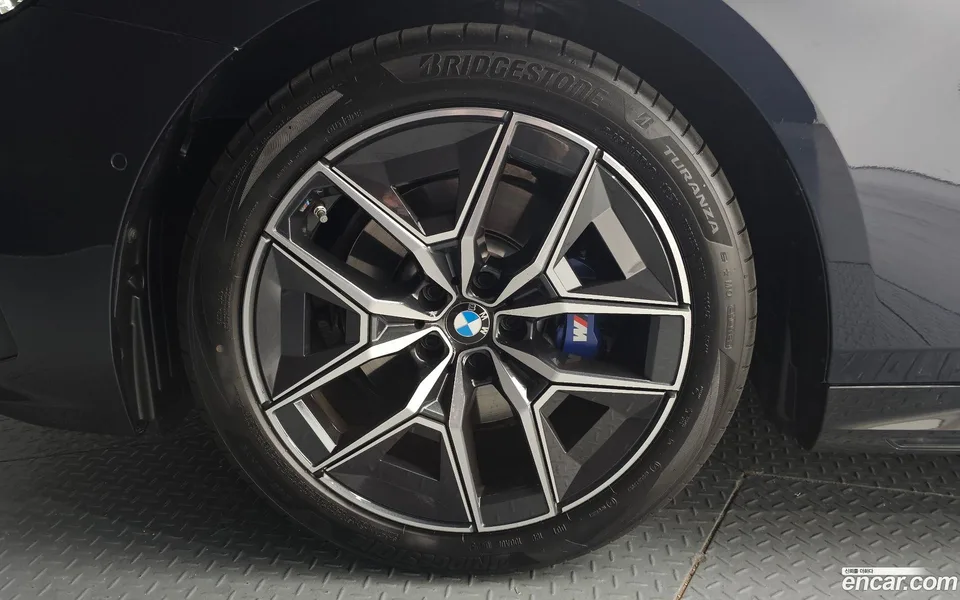 BMW 5 Series 520i M 2025 — миниатюра 2