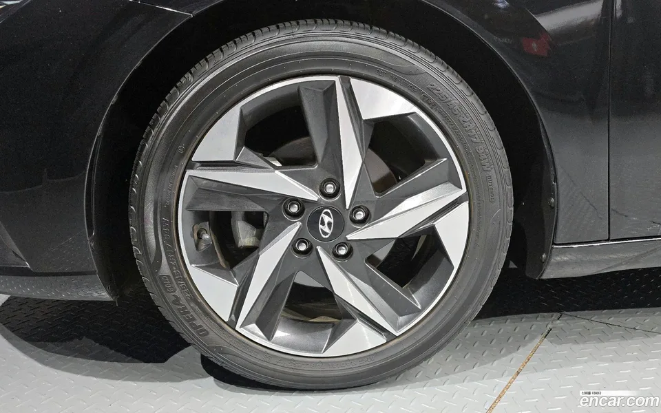 Hyundai Avante 1.6 2022 — миниатюра 2