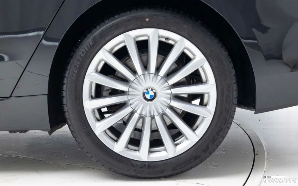 BMW 6 Series GT 630i xDrive 2022 — миниатюра 5