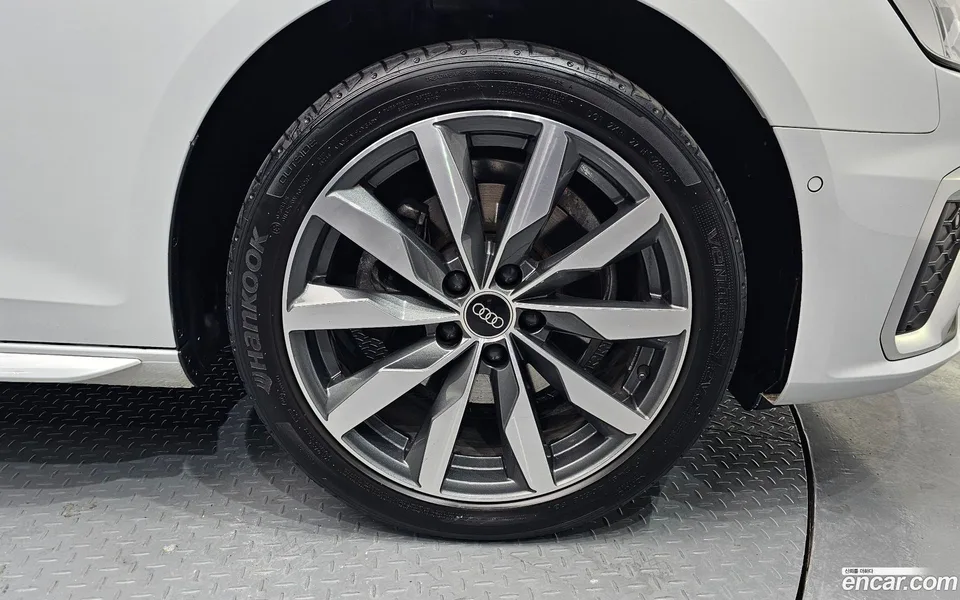 Audi A4 40 TFSI 2023 — миниатюра 5