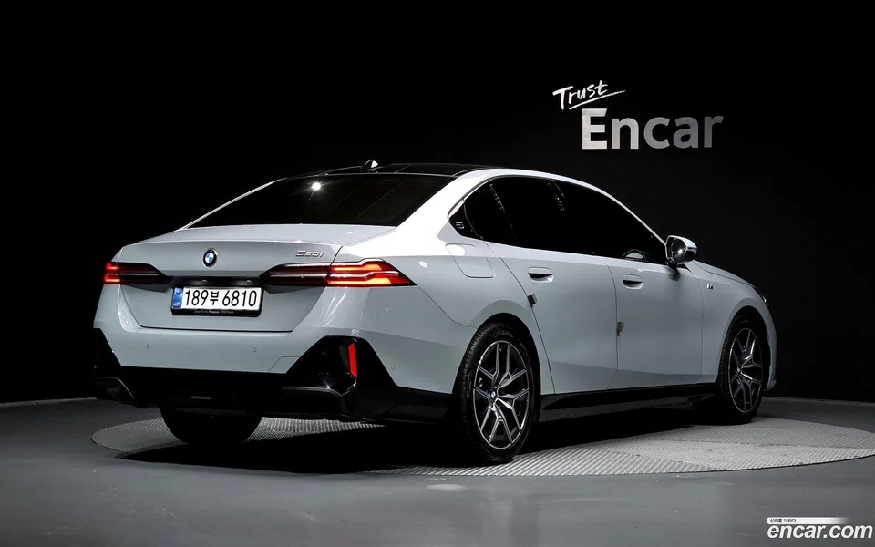 BMW 5 Series 520i M 2025 — миниатюра 2
