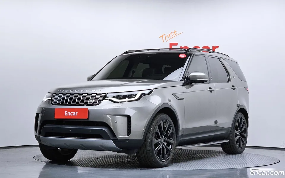 Land Rover Discovery D250 SE 2023 — фото 1, купить с доставкой в Москву