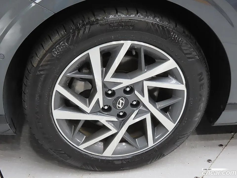 Hyundai Grandeur 2.5 2WD 2023 — миниатюра 2
