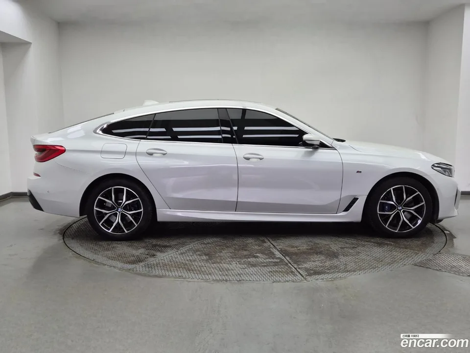 BMW 6 Series GT 630i xDrive M 2023 — миниатюра 2