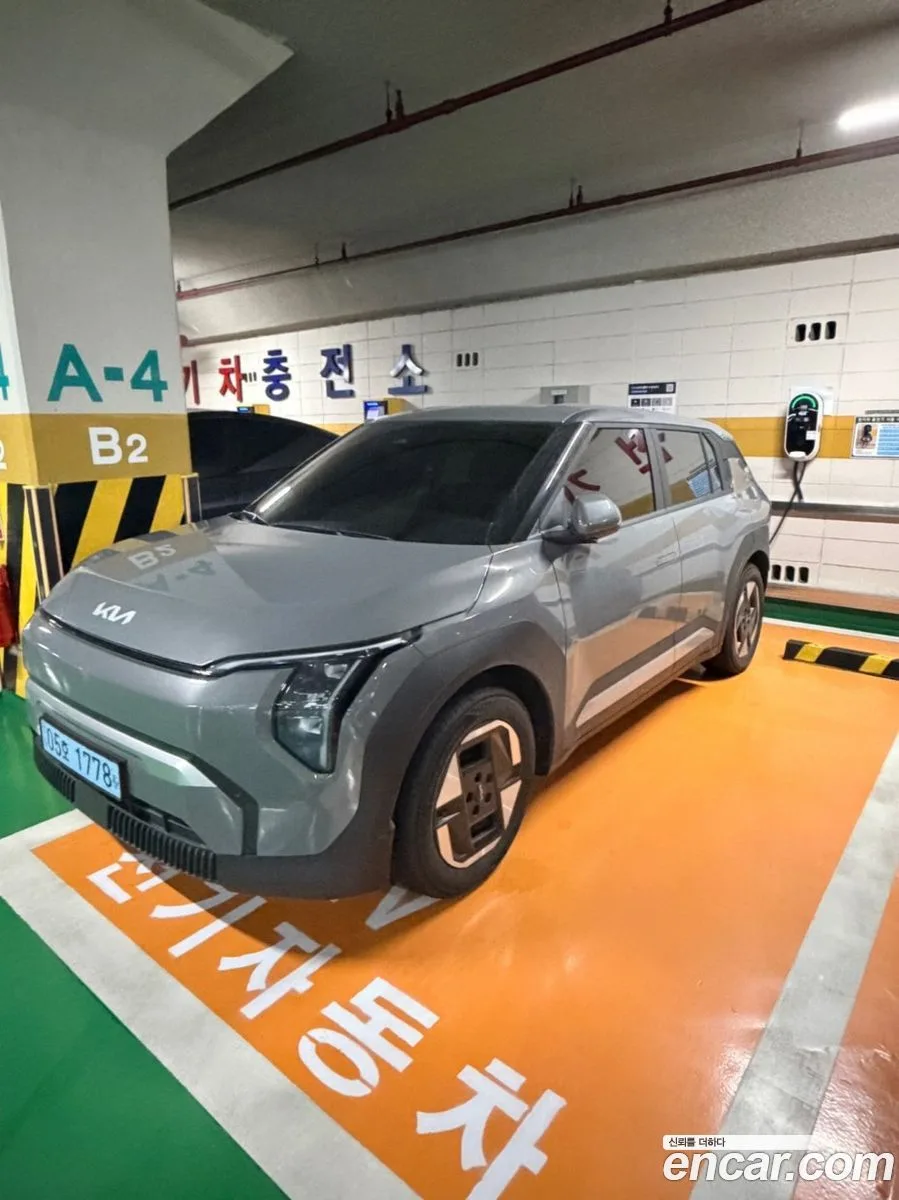 Kia EV3 2WD 2025 — фото 1, купить с доставкой в Москву