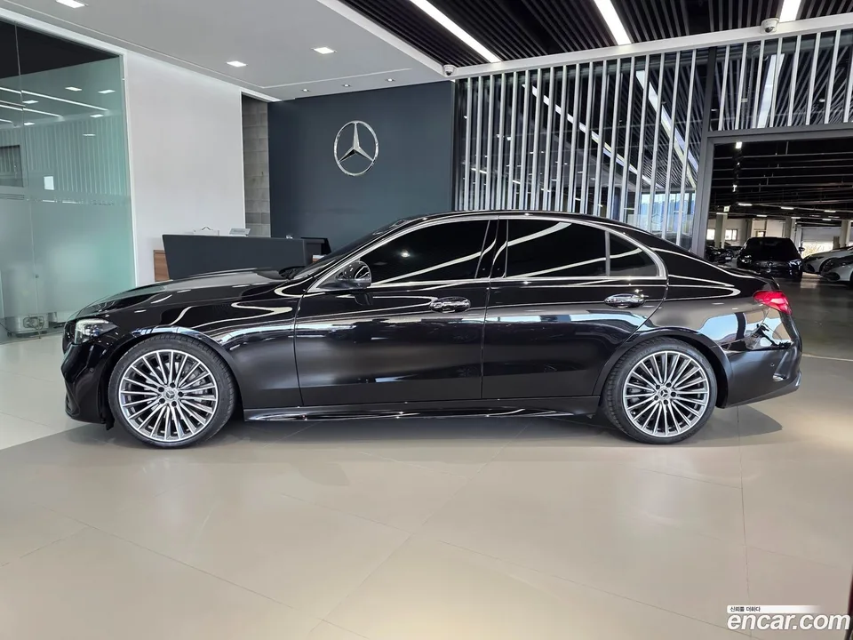 Mercedes-Benz C-Class C300 4MATIC AMG Line 2024 — миниатюра 5
