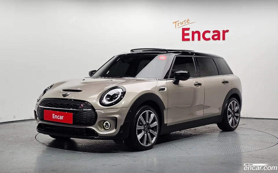 MINI Cooper S Clubman 2022 — фото 1, купить с доставкой в Москву