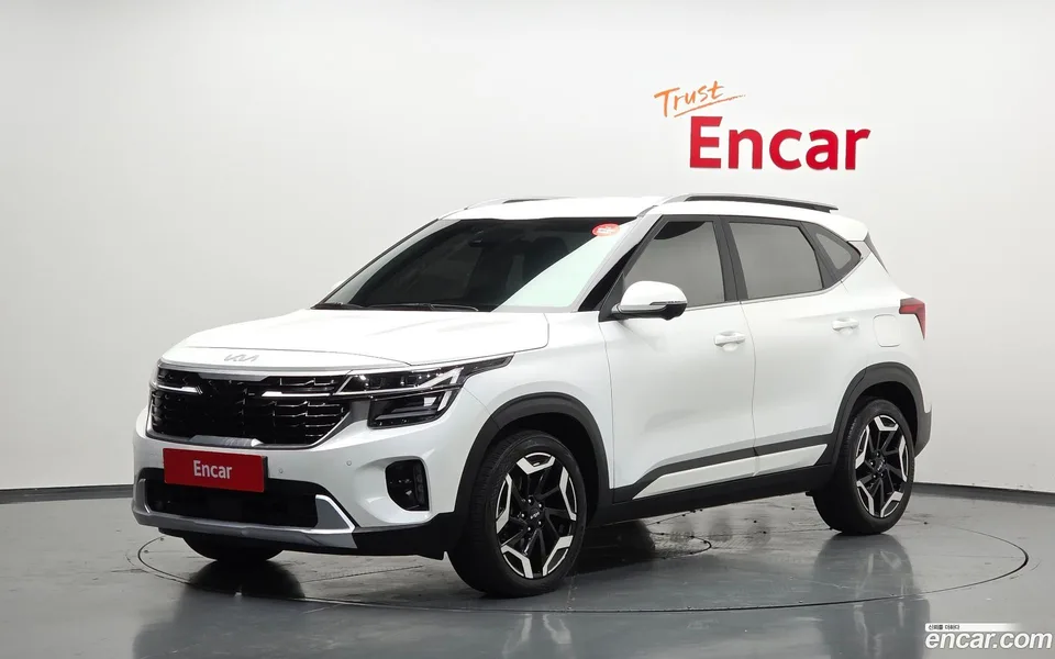 Kia Seltos 1.6 2WD 2024 — фото 1, купить с доставкой в Москву
