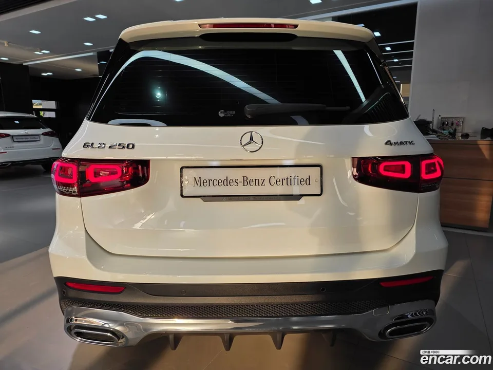 Mercedes-Benz GLB-Class GLB250 4MATIC 2022 — миниатюра 4
