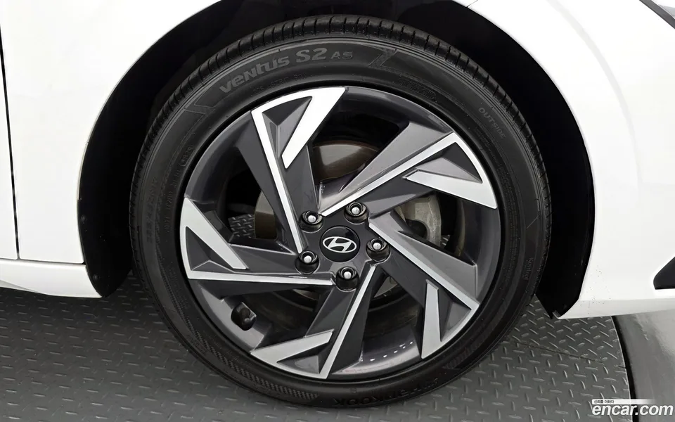 Hyundai Avante CN7 1.6 2023 — миниатюра 2