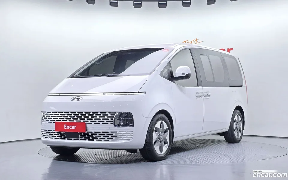 Hyundai Staria 4WD 9 2022 — фото 1, купить с доставкой в Москву