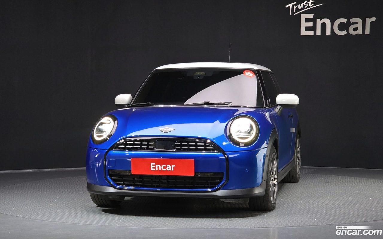 MINI Cooper C 2024 — 3