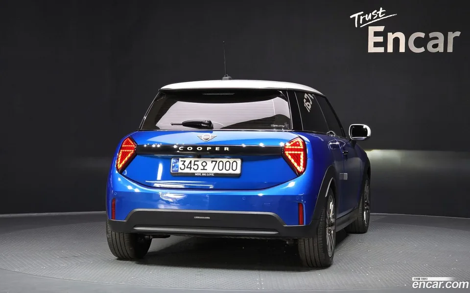 MINI Cooper C 2024 — миниатюра 4