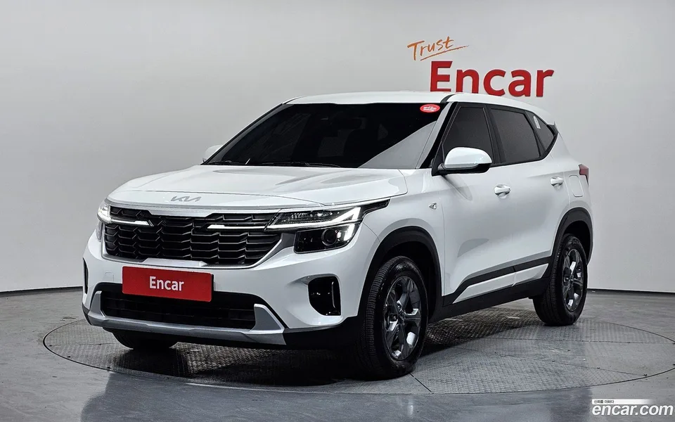 Kia Seltos 2.0 2WD 2024 — фото 1, купить с доставкой в Москву