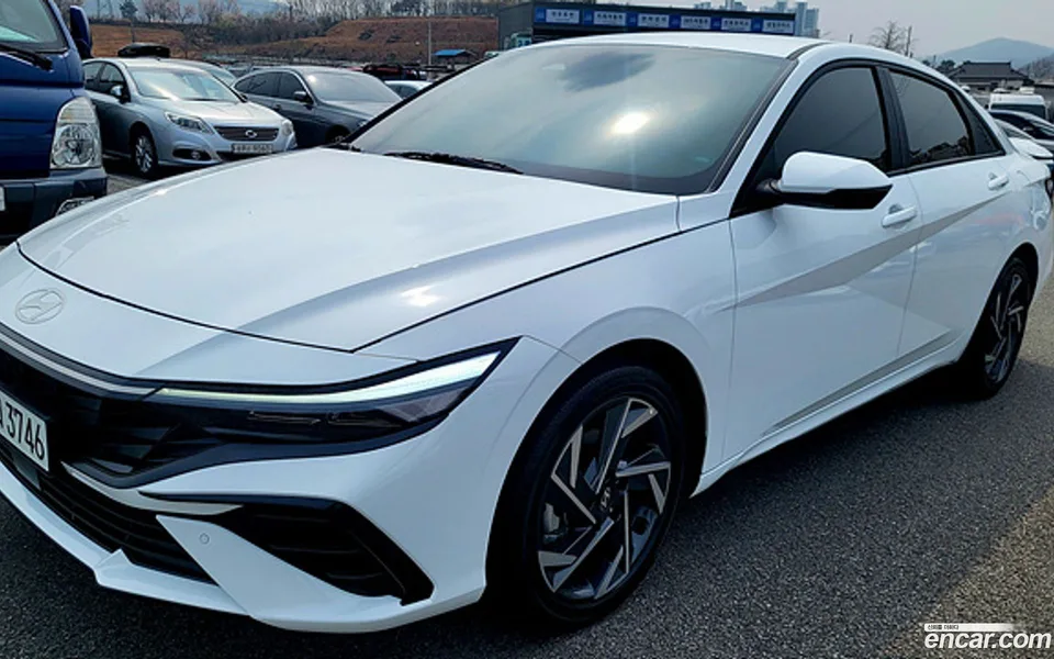 Hyundai Avante CN7 Hybrid 2024 — фото 1, купить с доставкой в Москву
