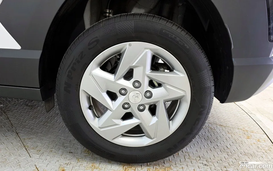 Hyundai Kona 1.6 2WD 2023 — миниатюра 2