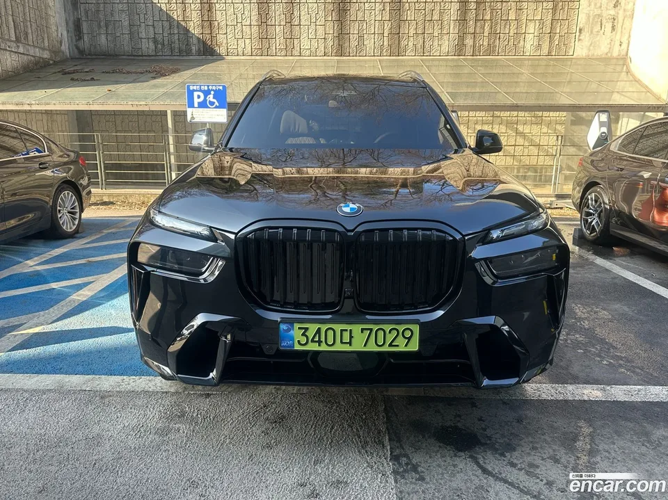 BMW X7 xDrive 40i M 6 2025 — миниатюра 2