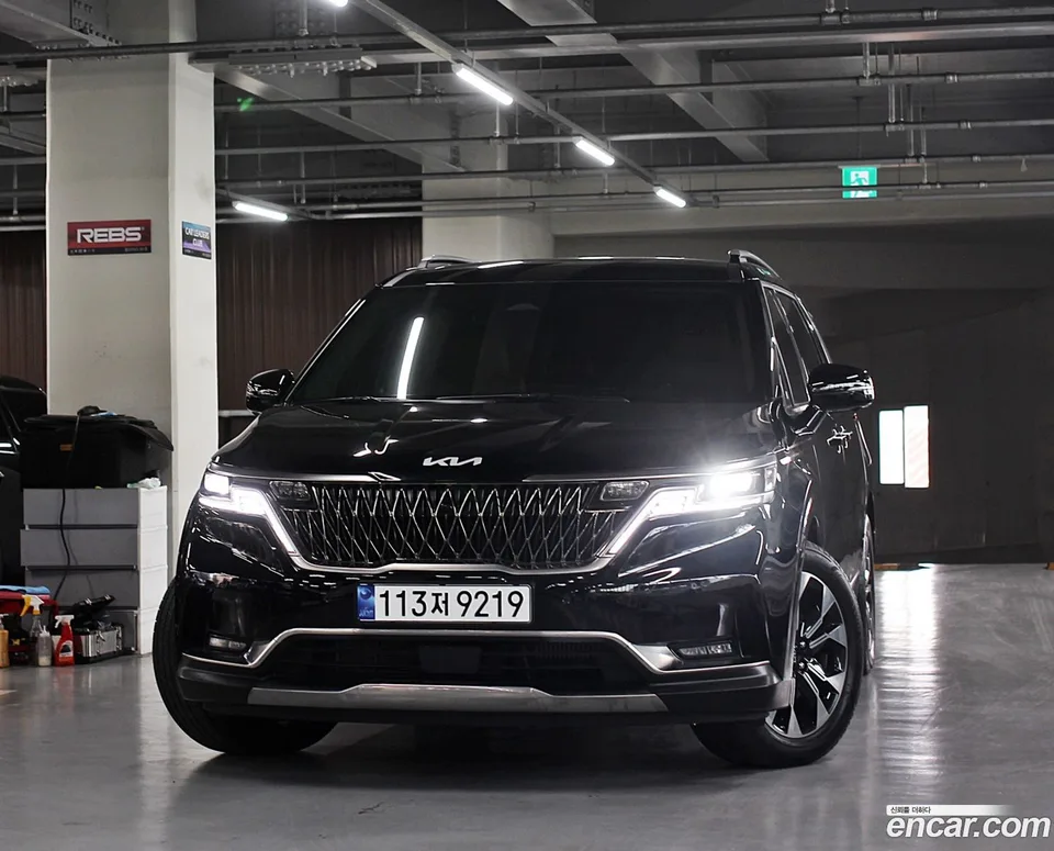 Kia Carnival 9 2023 — фото 1, купить с доставкой в Москву