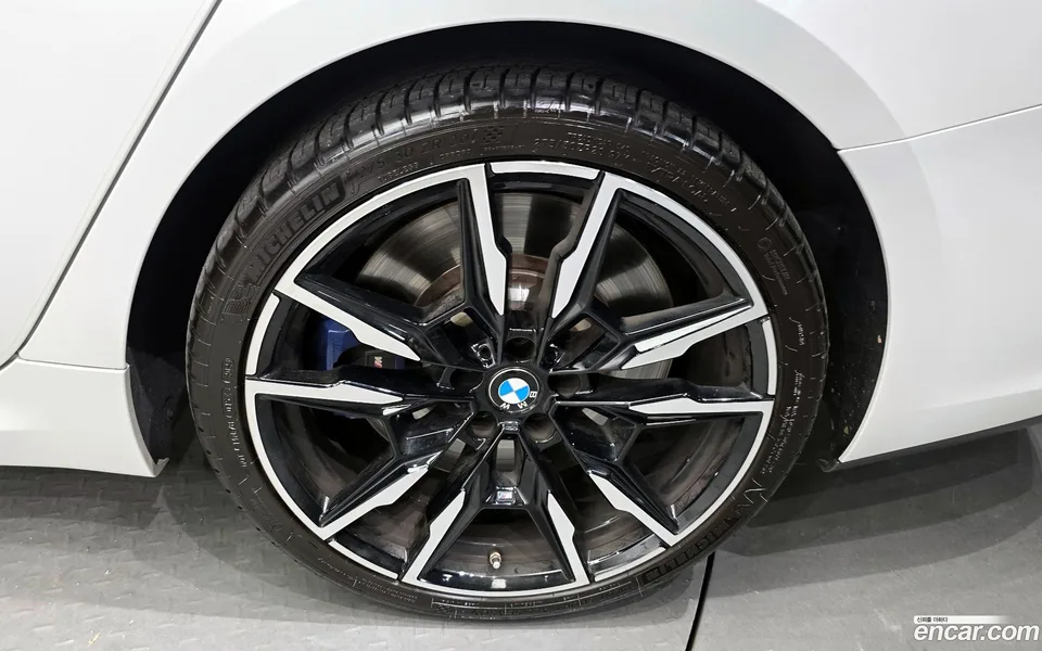 BMW 8 Series M850i xDrive 2023 — миниатюра 2