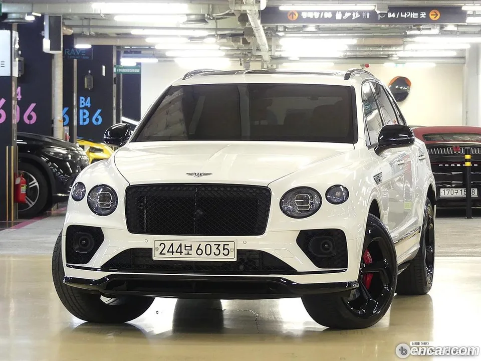 Bentley Bentayga 4.0 V8 S 2023 — фото 1, купить с доставкой в Москву
