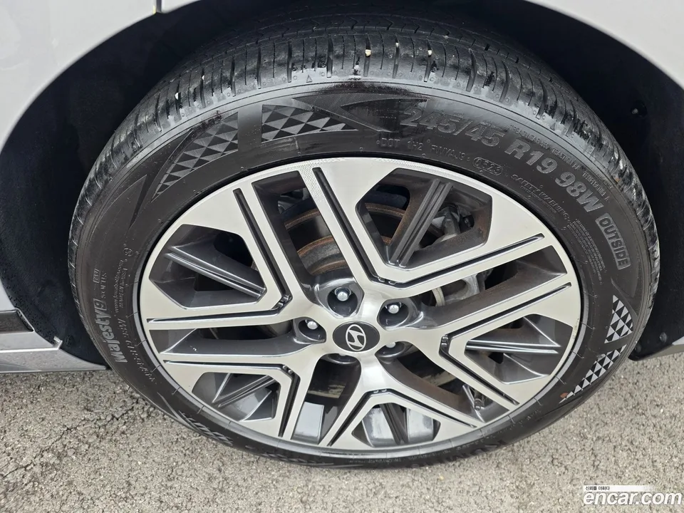 Hyundai Grandeur 2.5 2WD 2023 — миниатюра 2