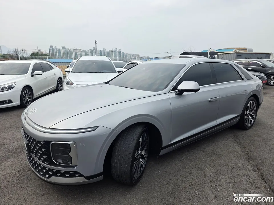 Hyundai Grandeur 2.5 2WD 2023 — фото 1, купить с доставкой в Москву