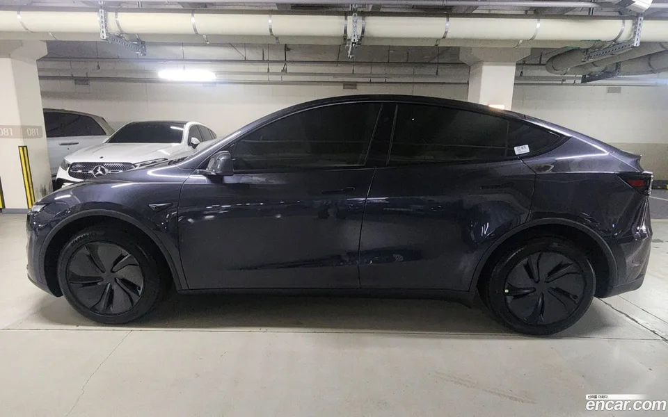 Tesla Model Y RWD 2026 — миниатюра 4