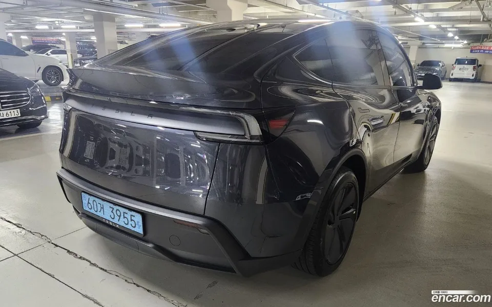Tesla Model Y RWD 2026 — миниатюра 5