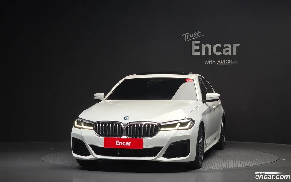 BMW 5 Series 520i M 2022 — миниатюра 3