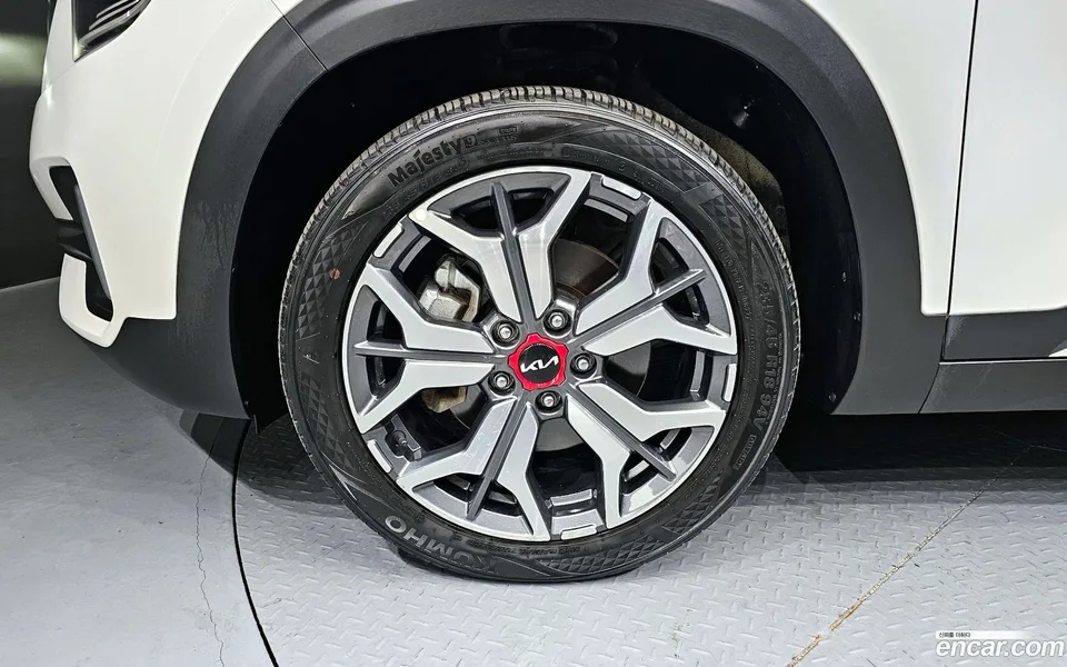 Kia Seltos 1.6 4WD 2022 — миниатюра 2