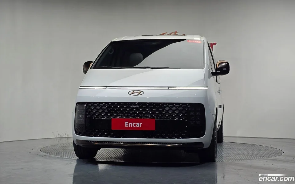 Hyundai Staria 4WD 9 2023 — миниатюра 3