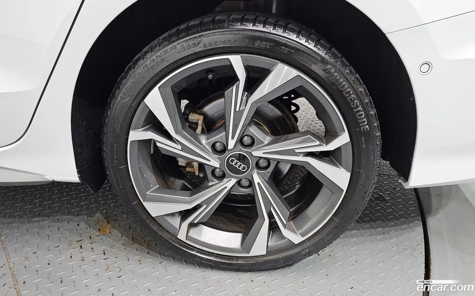 Audi A3 (8Y) 40 TFSI 2023 — миниатюра 2