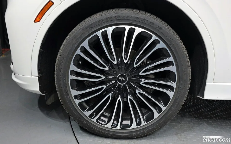 Lincoln Aviator 3.0 AWD 2024 — миниатюра 2