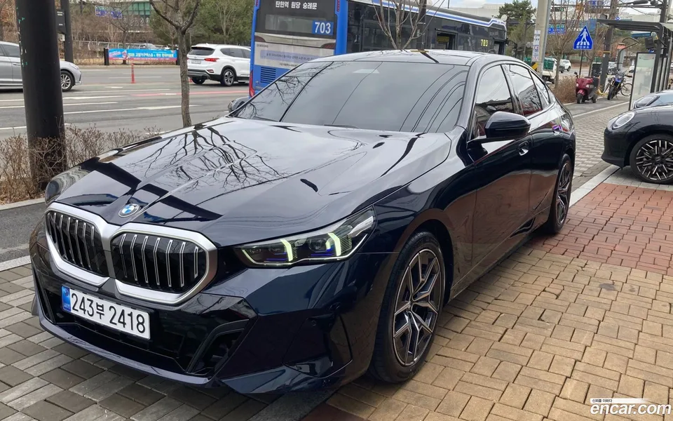 BMW 5 Series 520i M 2026 — миниатюра 3
