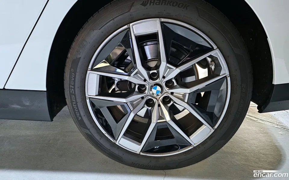 BMW 5 Series 520i 2025 — миниатюра 2