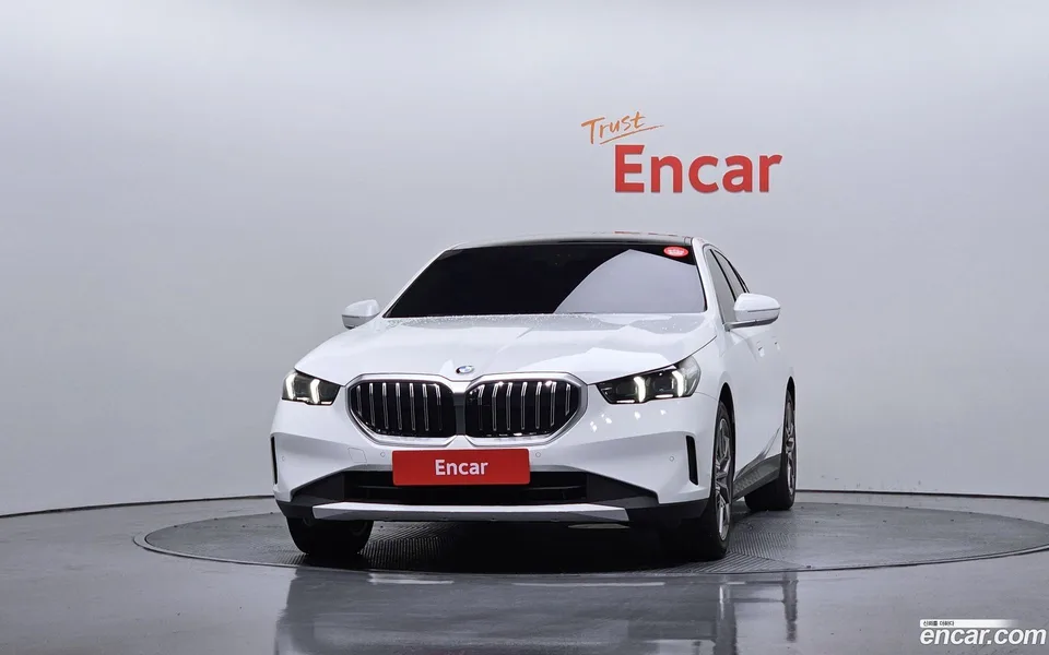 BMW 5 Series 520i 2025 — миниатюра 3